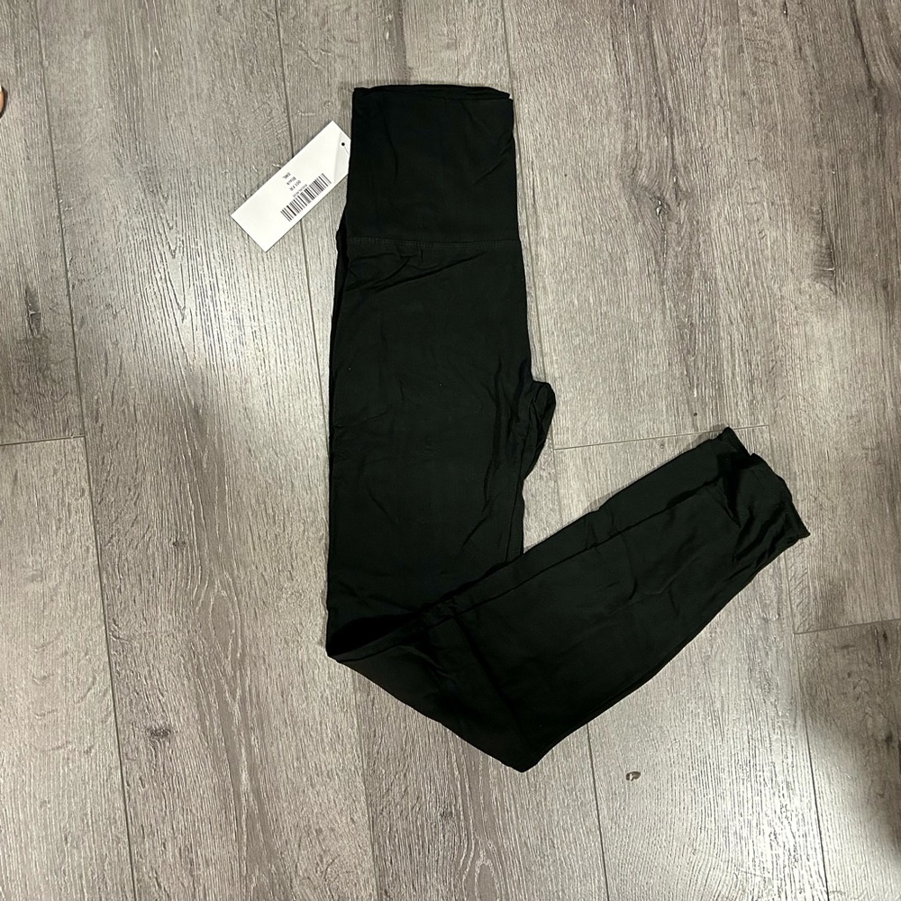 Black leggings/yoga pants/activewear, mid rise, tummy control size s/m